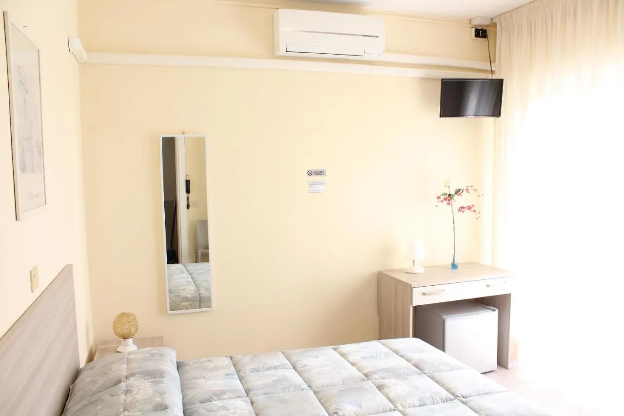 Hotel Luca Lido di Camaiore 3*,