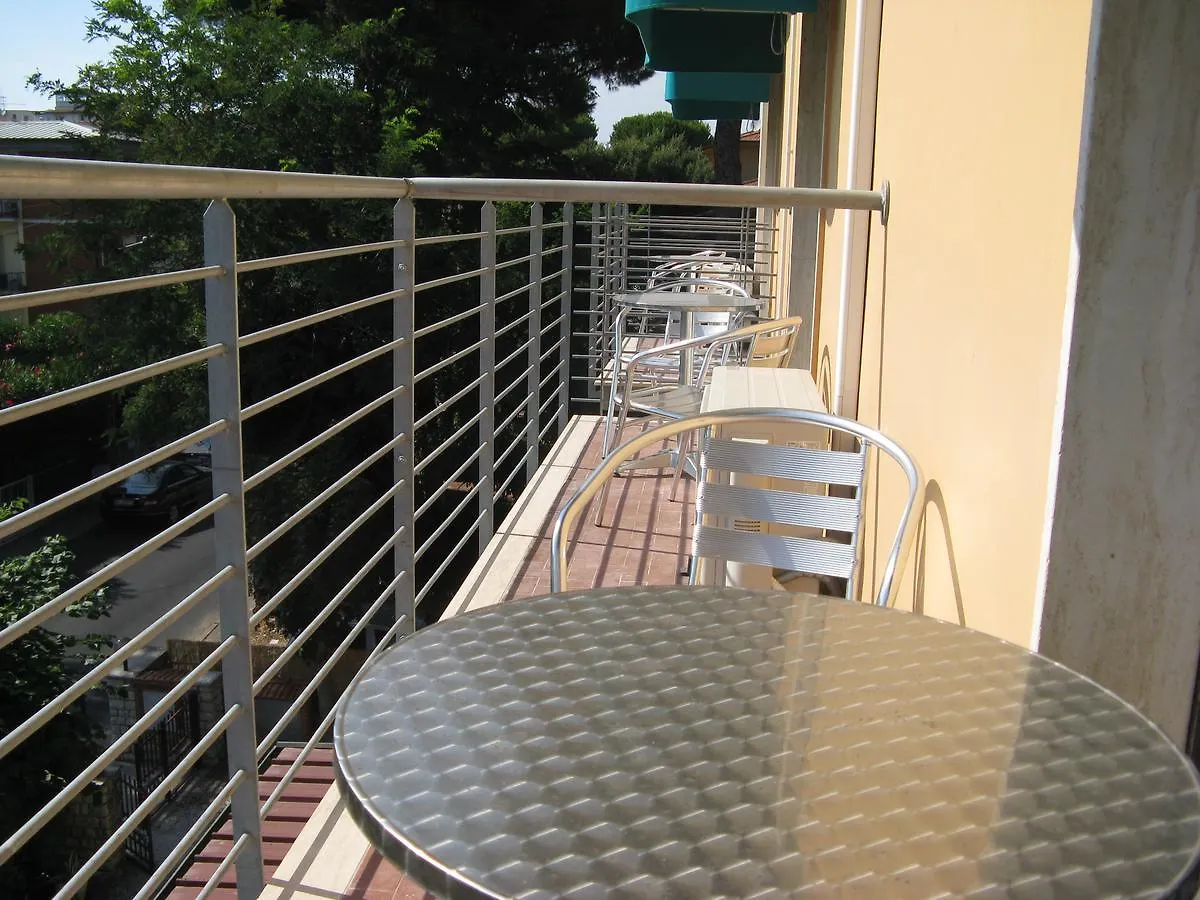 Hotel Luca Lido di Camaiore 3*,  Italien
